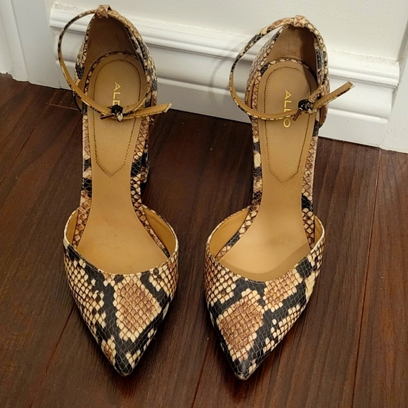 Snake Print Heels - Size 8 - Picture 1 of 5